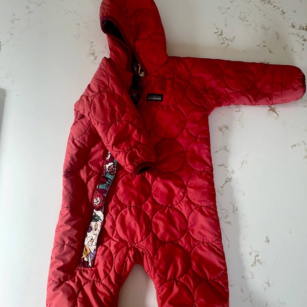 Reversible Patagonia puffball baby bunting 6-12M